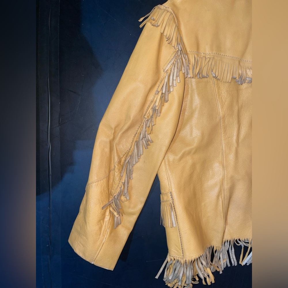 1950s-60s Vintage Cherokee Tan/Mustard Leather Jacket with Fringe - Picture 9 of 11